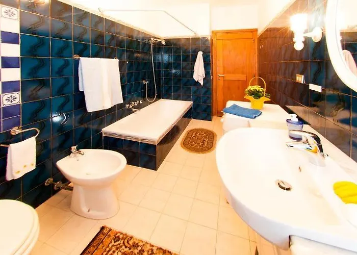 Via Genova 아파트